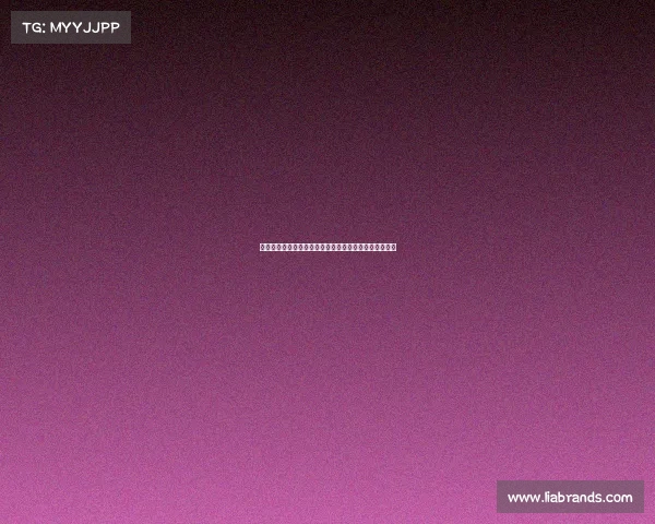 章泽天晒网球服骑车照与刘强东穿情侣鞋甜蜜合照引热议